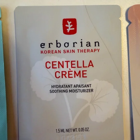 Erborian “Winter Survival Kit” Pink Cosmetic Bag with Skincare Samples - Picture 4 of 8